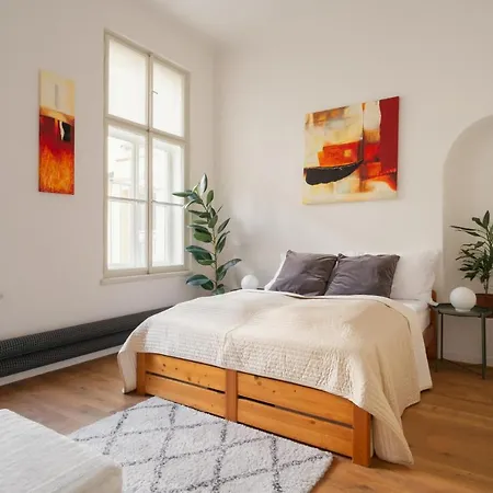 Apartment Days - Spacious Designer In Center - Powder Tower *