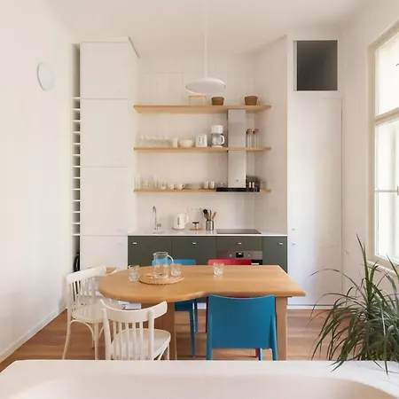 Days - Spacious Designer In Center - Powder Tower