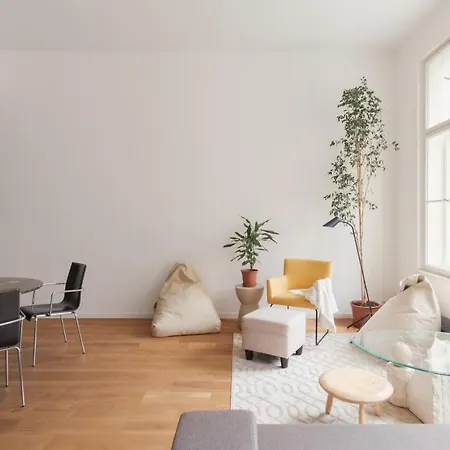 Days - Spacious Designer In Center - Powder Tower
