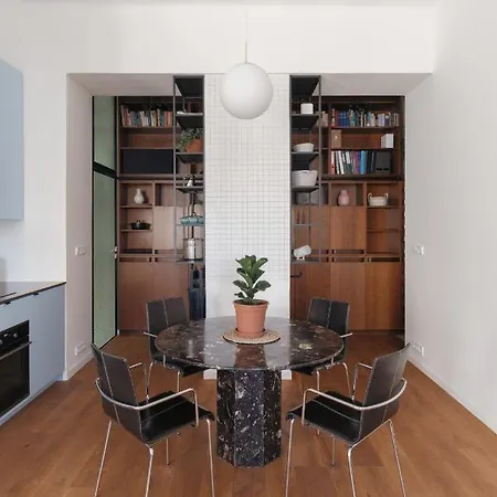 Days - Spacious Designer In Center - Powder Tower Apartment *