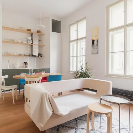 Days - Spacious Designer In Center - Powder Tower Apartment Prague