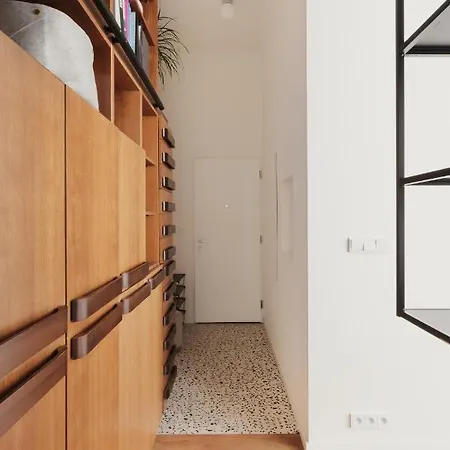 Apartment Days - Spacious Designer In Center - Powder Tower