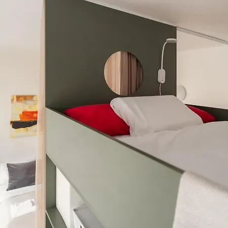 Days - Spacious Center Next To The Powder Tower *
