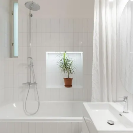 Daire Days - Spacious Designer In Center - Powder Tower *