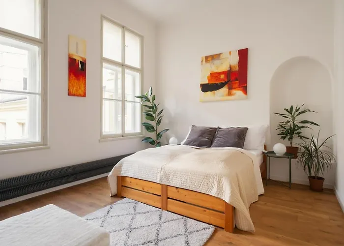 Apartament Days - Spacious Center Next To The Powder Tower *
