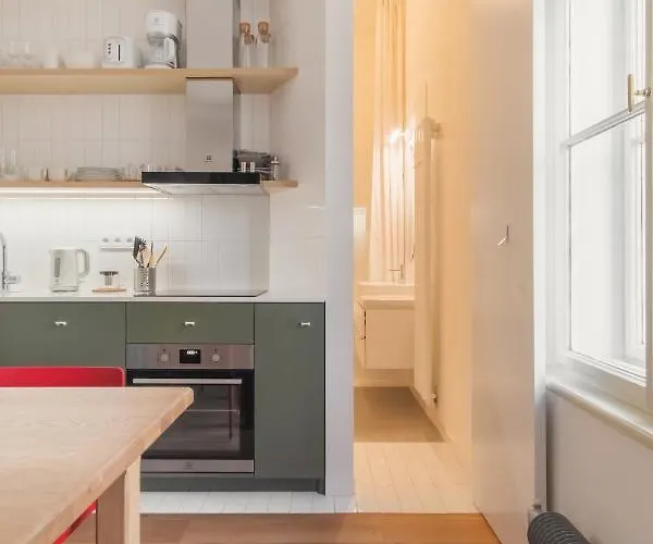 Apartament Days - Spacious Center Next To The Powder Tower