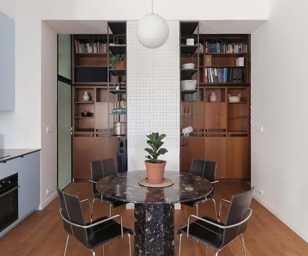 Days - Spacious Center Next To The Powder Tower Apartament *